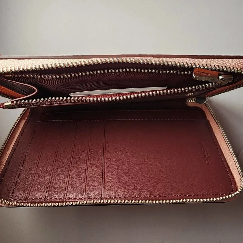 NWT Coach C4124 Medium Id Zip Wallet in Pebble Leather Light Pink